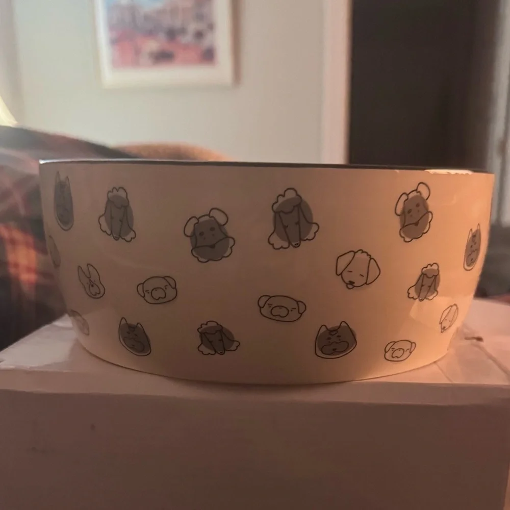 Pearhead Ceramic Dog Faces Dog Bowl, Holds 2 Cups, Stoneware Food and Water Dish